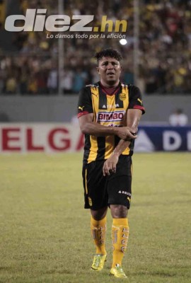 Inolvidable despedida de un ídolo Carlos Pavón