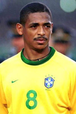 Irreconocible: Así luce Vampeta, campeón del mundo con Brasil en el Mundial del 2002