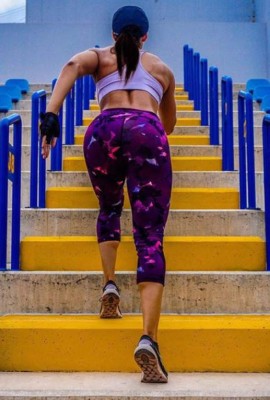 April Rollins, la radiante doctora y chica fit hondureña: 'Me encantan los futbolistas'