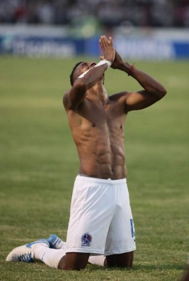Las fotos más curiosas que se vieron en el estadio Nacional en la gran final