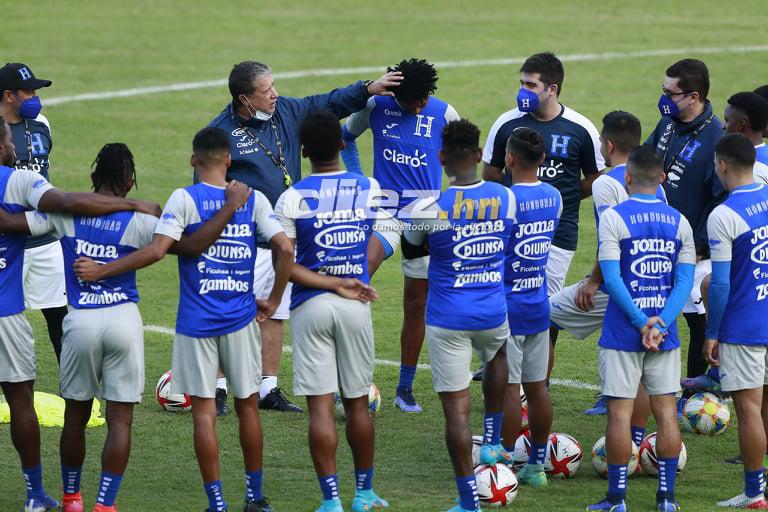 ¡Broma a Sacaza y risas! Así fue el primer entreno de la Selección Honduras para la triple fecha eliminatoria