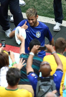 Las mejores imágenes del ambiente previo al juego Brasil vs Holanda.