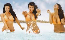 Kim Kardashian se hizo famosa por un video sexual con su exnovio Ray J, sin embargo ahora lo es por su reality show. Es considerada una de las mujeres más sexis y con el mejor trasero del mundo y ha conquistado corazones de varios deportistas como Reggie Bush, Miles Austin, de la NFL, Kris Humphries de la NBA.