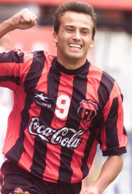 Los jugadores y entrenadores que han llegado a Costa Rica de países impensados