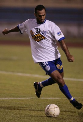 Conocé los futbolistas hondureños que se resisten al retiro