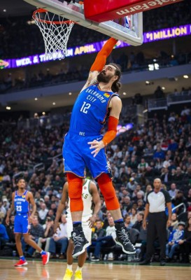 Los más impresionantes salarios que devengan los jugadores clasificados a los playoffs de la NBA