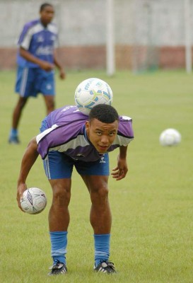 FOTOS: Emil Martínez, el hombre al que la rodilla le rompió su sueño