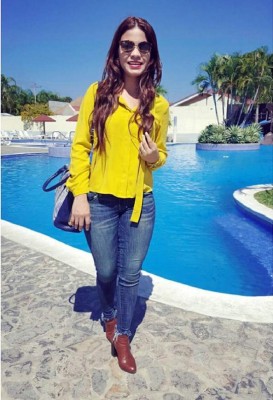 La guapa olanchana Kelin Acosta, una enamorada de Olimpia y la Bicolor