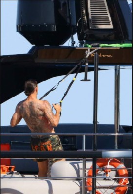 ¿Quién es la rubia? Las vacaciones de Zlatan Ibrahimovic: Yate de lujo y entrenamiento insólito