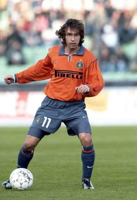 La carrera de Pirlo y Xavi en imágenes