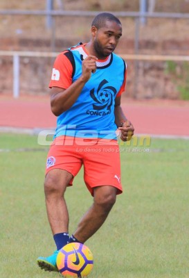 La enorme evolución física de Wilson Palacios en tres meses con Olimpia