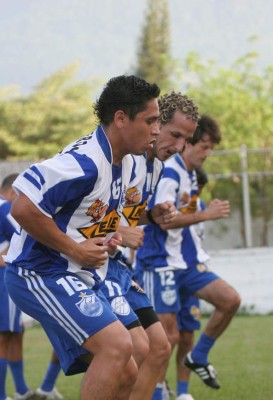 Así se gana la vida el ex futbolista Pedro Fernández