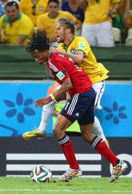 La trágica lesión de Neymar en imágenes.