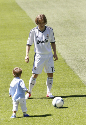 Luka Modric, presentado en el Bernabéu por Real Madrid