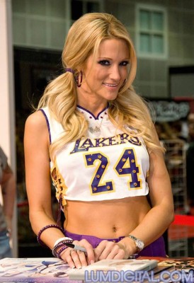 Jessica Drake, amiga íntima de Dennis Rodman, pone a temblar a Donald Trump