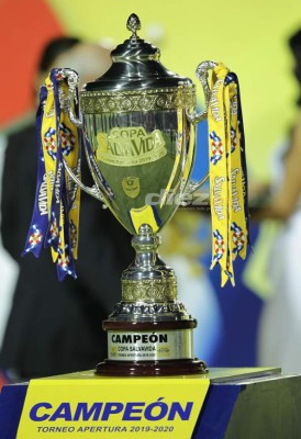 Una a una: Así son las 31 copas que Olimpia ha ganado en Liga Nacional de Honduras