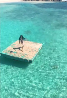 ¡Infartante! La cantante mexicana Marian Santos y sus ardientes vacaciones en Roatán