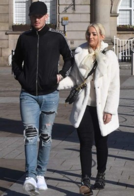 Con jeans rotos y gorra: La informalidad del portero de la selección de Inglaterra en su boda