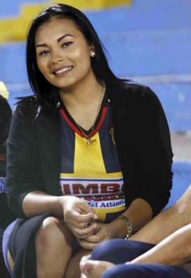 Las elegantes esposas y novias de los futbolistas de la Liga Nacional de las semis