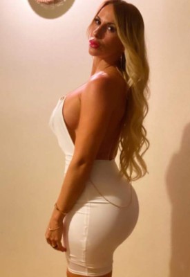 ¡Faltaba ella! La sexi esposa de Néstor Pitana y su recadito a los colombianos tras caer ante Brasil