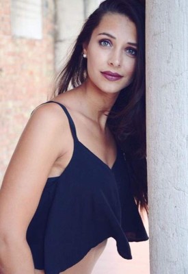 ¡Preciosura! Así es la sexi traductora de Ribéry y otras grandes figuras del fútbol