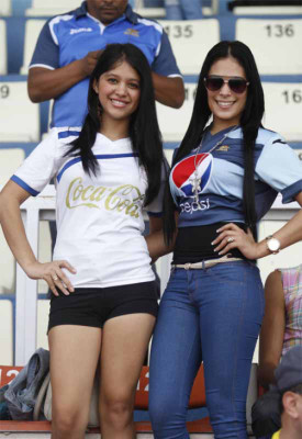 Ambiente en el clásico capitalino