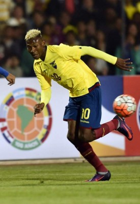 Gustavo Quinteros define el 11 de Ecuador para enfrentar a Honduras