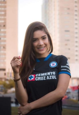 Michelle Pérez, la exporrista y aficionada de Cruz Azul que celebró el título y enamora en México