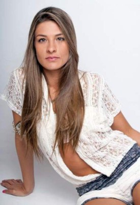 Así son las bellas esposas de los seleccionados de Costa Rica que jugarán ante Honduras