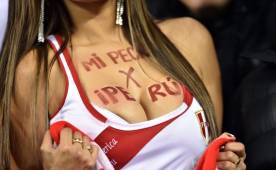 Se autoproclamó la 'Novia de Perú' para la Copa América hace un par de semanas, hoy fue captada en el estadio en el juego entre Perú y Bolivia.