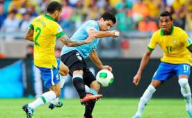 La Canarinha y la celeste se repartieron puntos al empatar 2-2 en el estadio Arena Pernambuco de Recife.