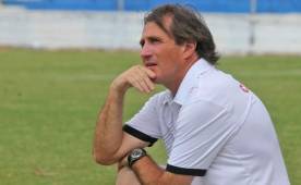 El argentino Cristian Guaita no duró ni una vuelta como DT del Victoria.