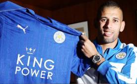 Islam Slimani fue presentado como nuevo jugador del Leicester.