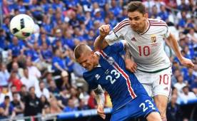 Acciones del partido entre Islandia y Hungría. Fotos AFP.