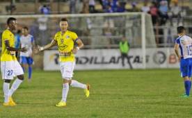 Erick Andino celebrando el primer gol del partido.