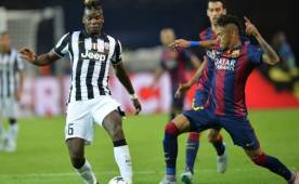 Neymar en una acción contra Pogba durante un partido de Champions.
