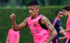 Neymar durante el entrenamiento con el Barcelona.
