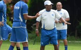 Con un equipo con muchas carencias, El Salvador buscará dar la sorpresa en el estadio Azteca México que llamó a sus mejores hombres. Foto DIEZ