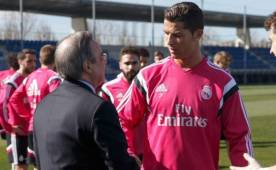 Florentino Pérez y Cristiano Ronaldo sostuvieron una charla este viernes durante el entreno del Real Madrid. Foto @realmadrid