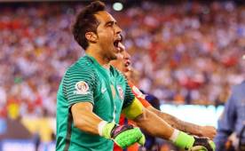 El chileno Claudio Bravo realizó una gran campaña en la Copa América y terminó siendo el mejor.