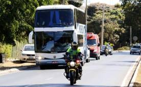 El trayecto de Honduras fue vigilado desde el aire, por agentes que se trasladaban en un helicóptero. (Fotos: Juan Salgado).