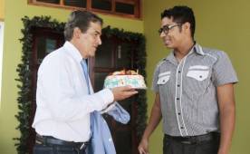 Jorge Luis Pinto agradeció el detalle de Diario Diez por su cumpleaños. Foto Juan Salgado.