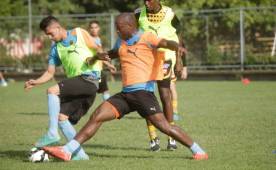 Osman Chávez quiere que Carlo Costly se quede en la Máquina para que aporte su cuota goleadora.