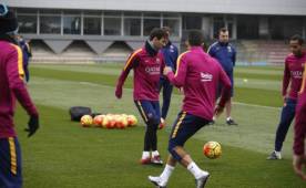 Messi ya entrena con sus compañeros tras salir bien de una cirugía.