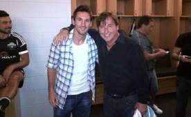 Ricardo Montaner le escribió una carta dedicada a la 'Pulga' para pedirle que no deje de vestir los colores de Argentina.