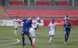 Honduras y El Salvador están jugando un entretenido partido en Panamá.