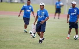 Jorge Luis Pinto no pierde detalle con la selección de Honduras.