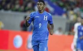 Choco Lozano vistiendo los colores de la Selección de Honduras.