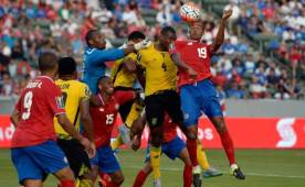 Acciones del partido entre Costa Rica y Jamaica por la Copa Oro.