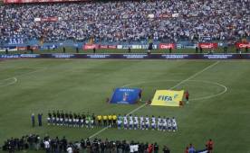 La afición de San Pedro Sula no soportó el dolor tras el 2-0.